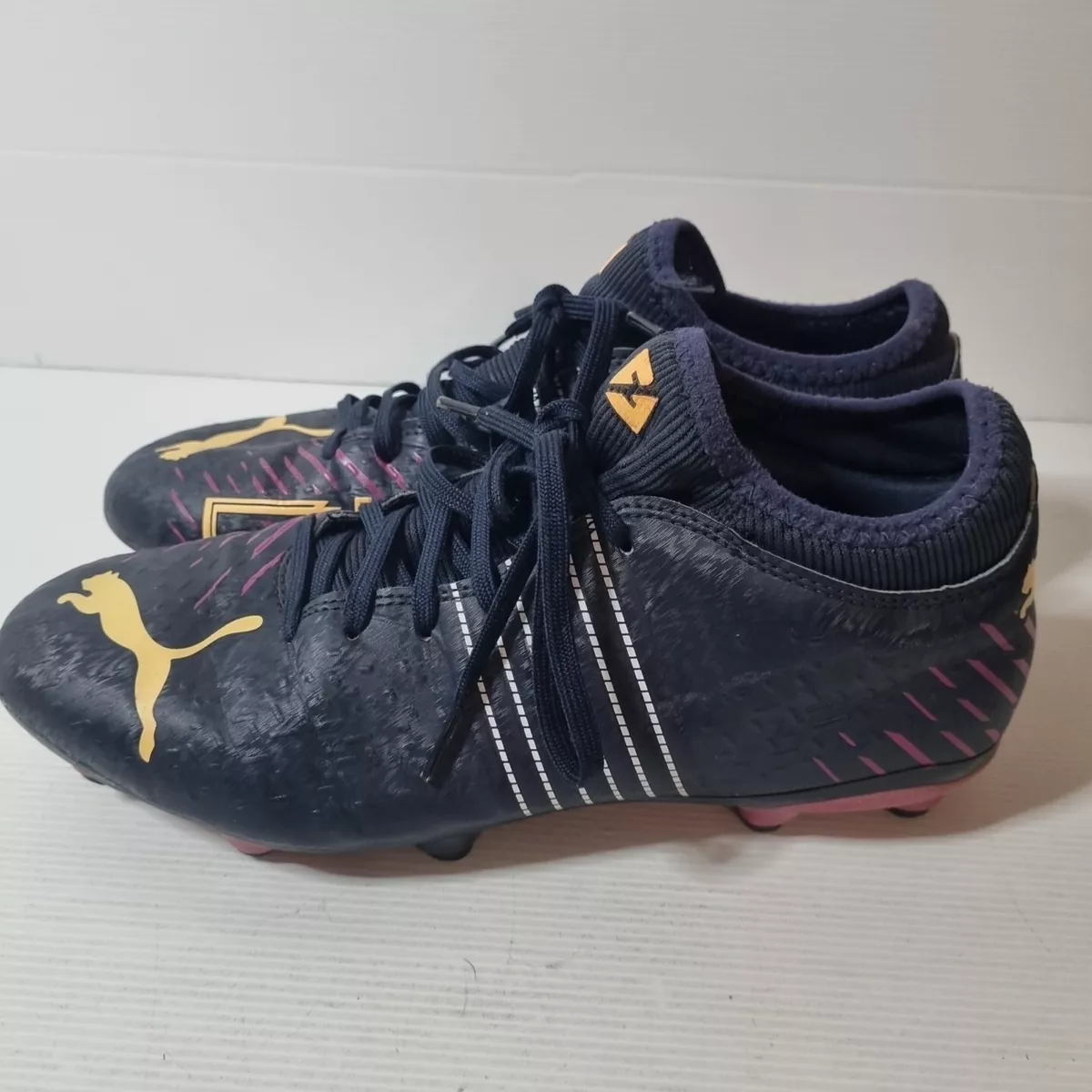 Soccer boots deals size 8