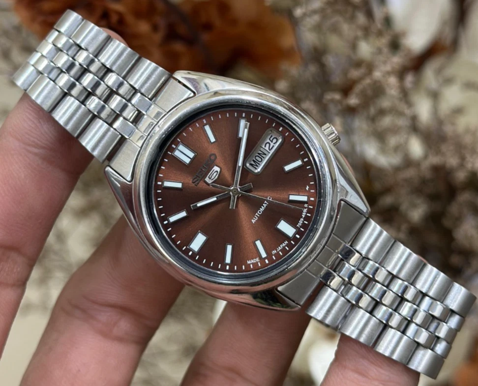 ★希少モデル 未使用保管品 SEIKO 5 AUTOMATIC 1985年製 Vintage Seiko 5 DX 6106-7000 Automatic 25 Jewels Stainless Steel