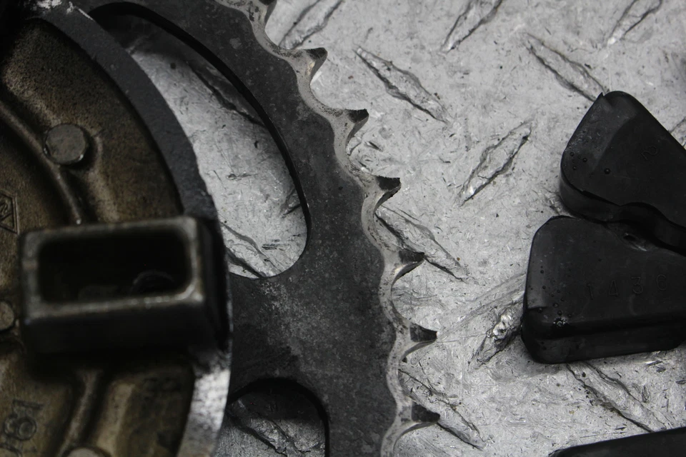 Kawasaki Ninja 300 Ex300A 2014 buje trasero y piñón de dientes Foto 4 de 4