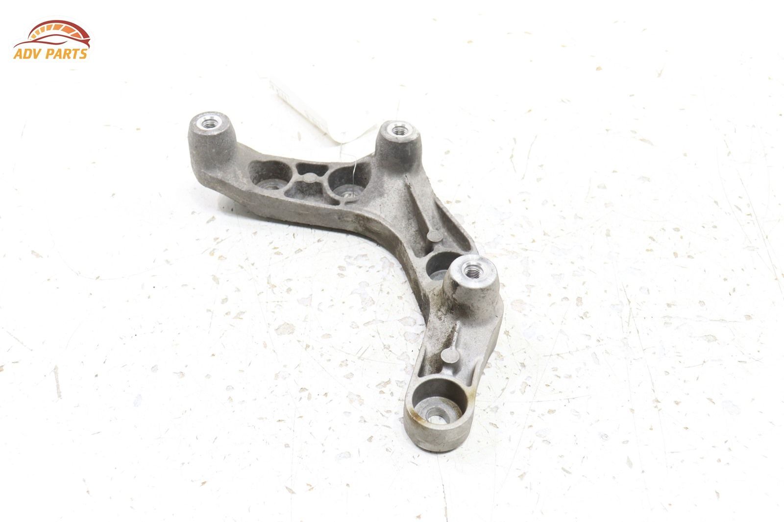 MERCEDES GLC300 X253 2.0L ENGINE OIL PAN SUPPORT BRACKET MOUNT OEM 2016