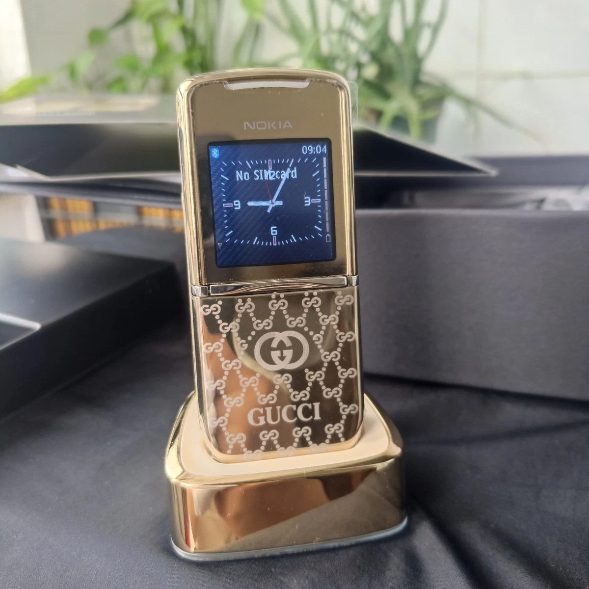 Preços baixos em Ouro Nokia 8800 Sirocco Celulares e smartphones
