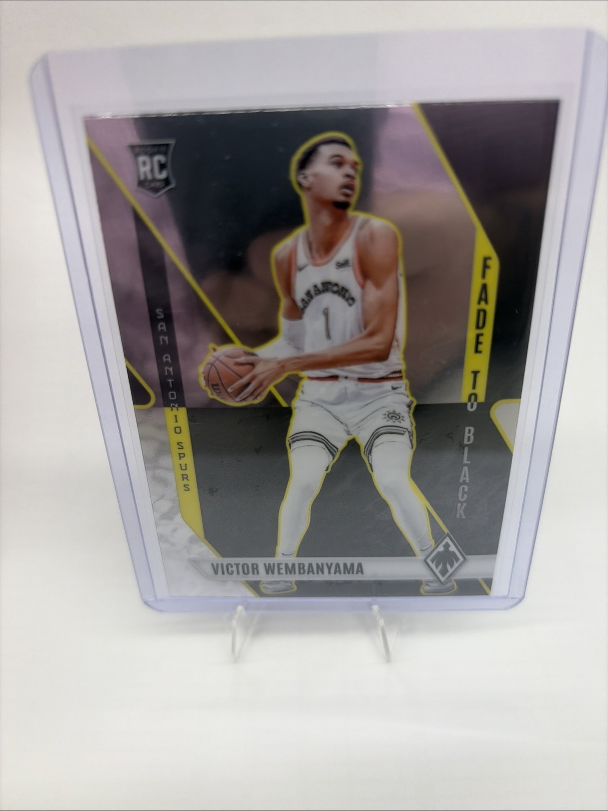 2023-24 Panini Phoenix - Fade to Black Victor Wembanyama #11 Silver (RC)