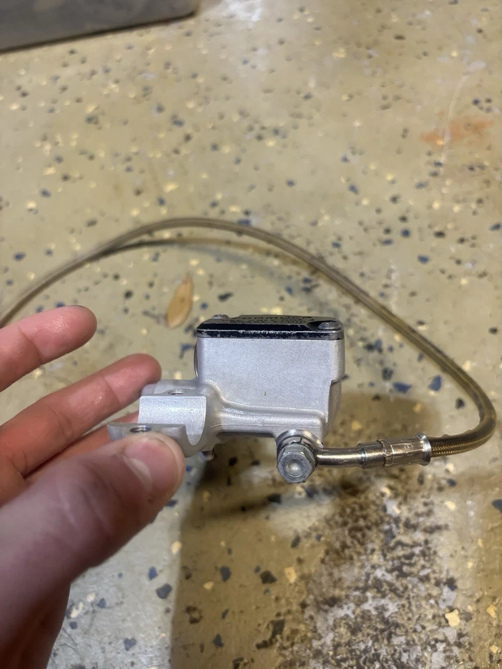 KTM 85 2018 cilindro maestro de embrague y cilindro esclavo Foto 3 de 4