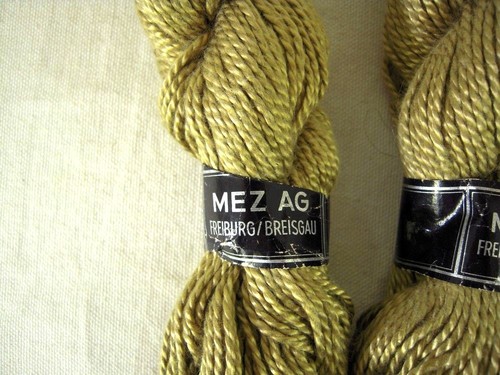 MEZ AG Freiburg / Breisgau Perlgarn - 50 g - color# 854 greenish gold - 2 skeins - Picture 5 of 6