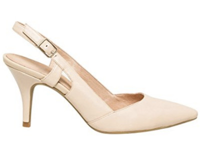 nude pointy pumps
