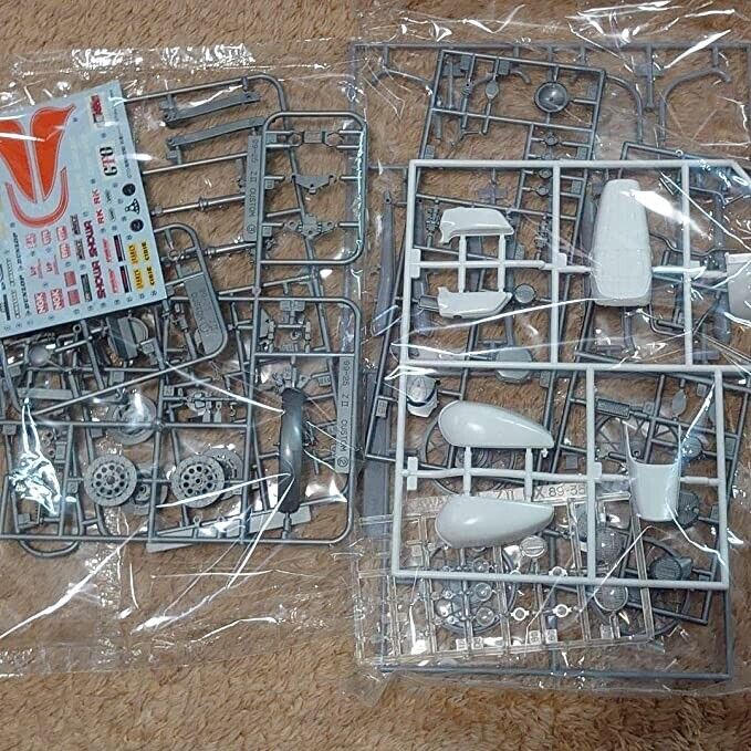 Aoshima 1/12 Legendary Kawasaki ZII GTO Onizuka Special Aoshima 1/12 Legendary Kawasaki ZII GTO Onizuka Special