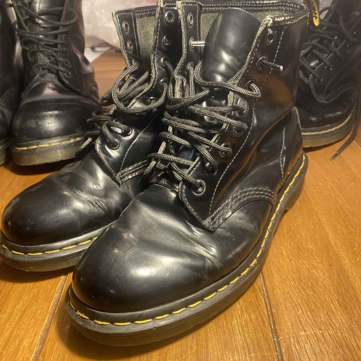 Dr Martens Airwair Hole Boots Size UK Black Leather UK