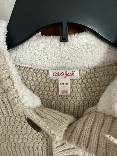 Boys Cat & Jack Sweater XXL (18) - Picture 2 of 2