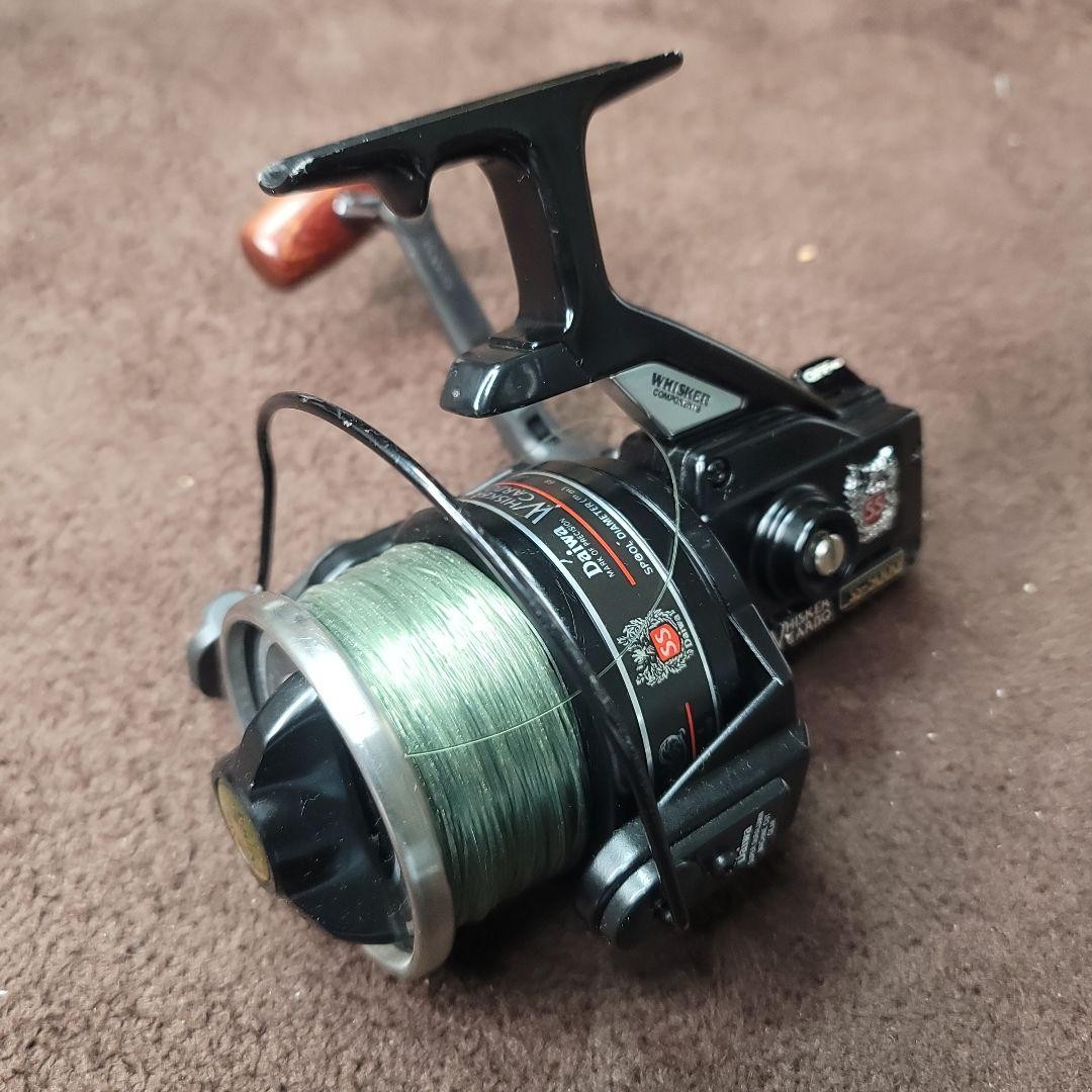 DAIWA - zero_sev Daiwa DSH30-2B/F702M-15BR D-Shock 7 Spinning Combo