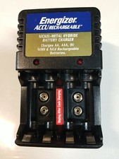Energizer CHM4AA ACCU Rechargeable NiMH  NiCd AA AAA 9V Battery Wall Charger