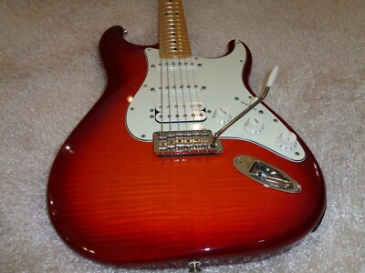 2015 Fender Deluxe HSS Stratocaster plus top W/IOS cherry Burst electric guitar