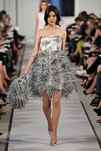 oscar de la renta feather dress