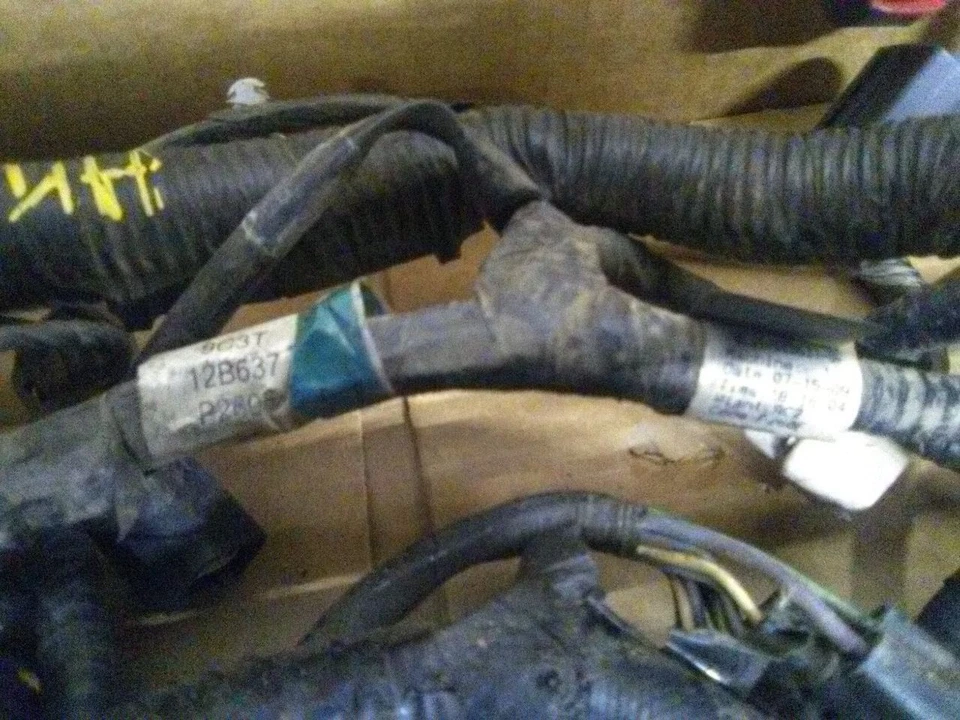 Arnés de cables del motor Ford F250SD 2010 Super Duty Foto 3 de 4