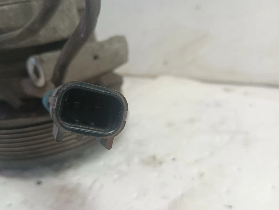 Bomba y embrague compresor de aire acondicionado Freightliner 22-65770-001 (11897449 Foto 2 de 4