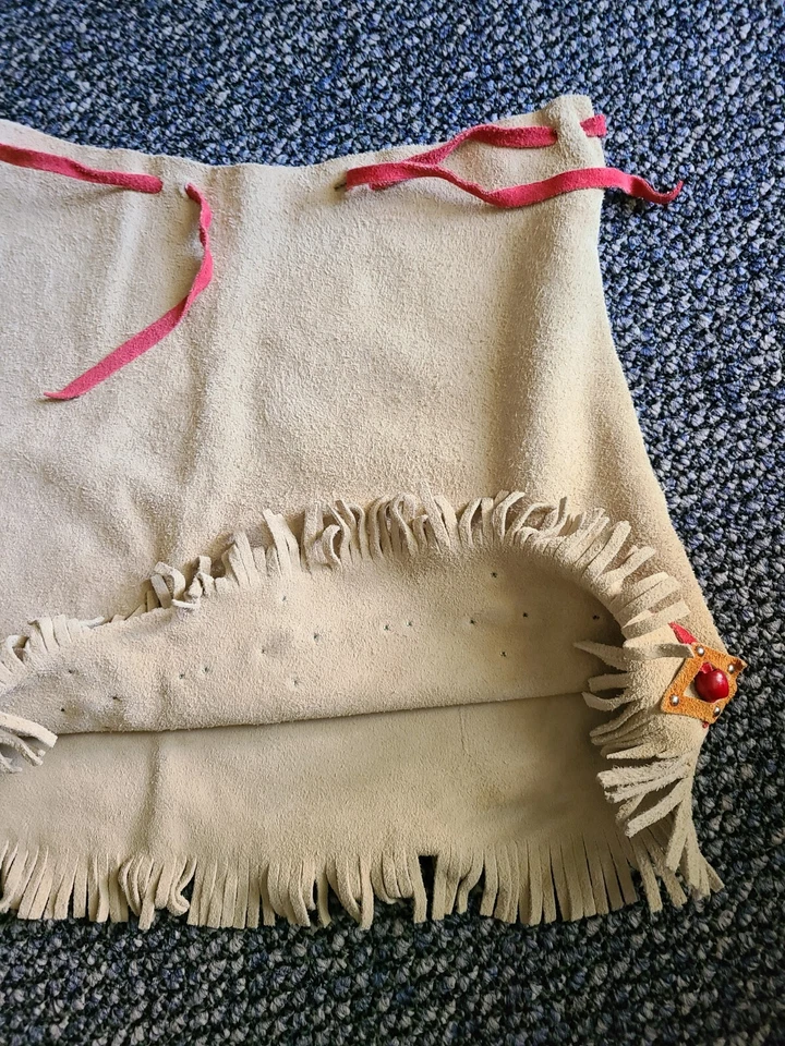 Falda Disfraz Infantil Nativo Americano Vintage John R. Craighead Piel de Vaca Flecos Foto 3 de 4