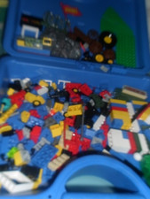 Mixed lot LEGO 150 pieces parts from Blockmen ,others etc.w/ blue case vtg