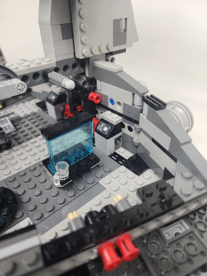 LEGO Star Wars: Imperial Star Destroyer (75055) Foto 2 de 4