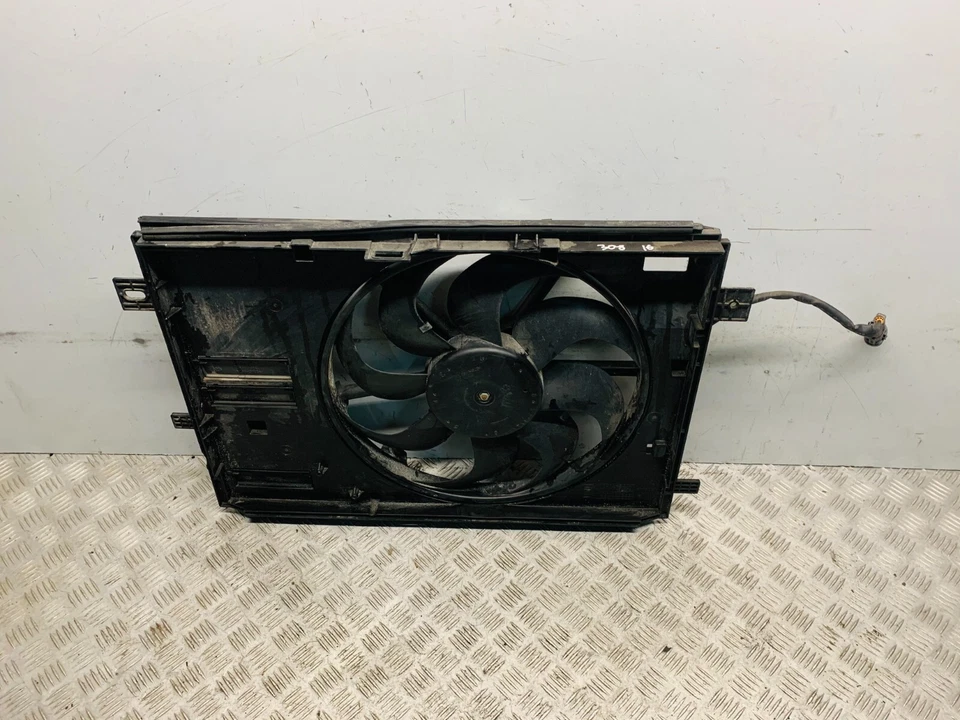 Ventilador radiador PEUGEOT 308 2016 E-HDI 986313580 - Imagem 4 de 4