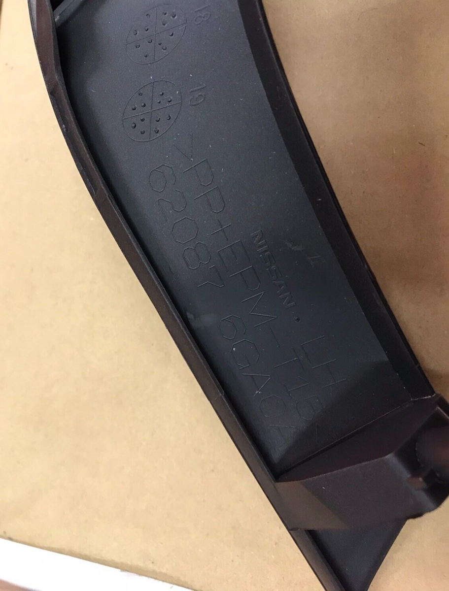 SET 2* pc New Genuine For Nissan 370Z NISMO 15- Moulding front