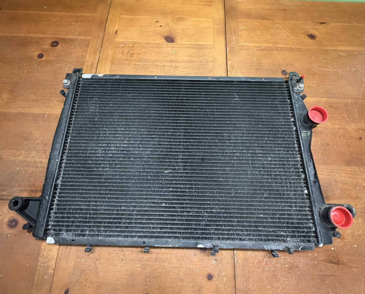 2005-2007 Maserati Quattroporte M139 Engine Motor Cooling Radiator OEM