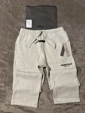 NEW FOG Essentials Light Oatmeal Relaxed Sweatpants Size Medium 100% Authentic✅