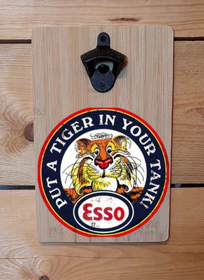 ESSO PUT A TIGER IN YOUR TANK SCHILD Flaschenöffner auf Bambus Brett 30x20x1cm 