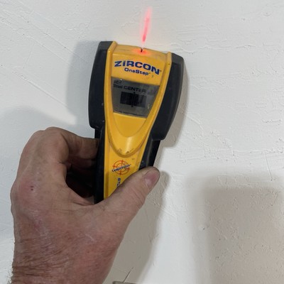 Zircon One Step Center Vision Stud Sensor Tested Used Battery Not Included ￼A/4￼