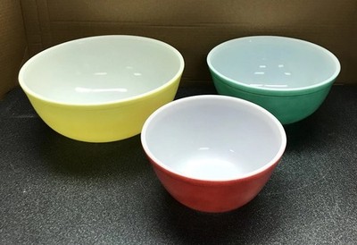 VTG Pyrex Primary Colors Mixing Bowls Set of 3 Yellow 404, Green 403, Red 402 