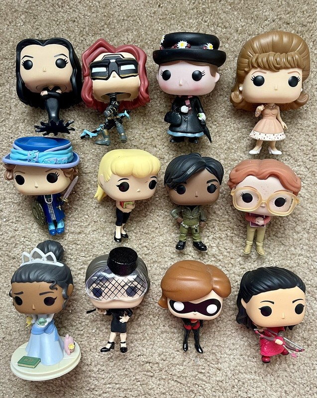12 Funko Pop Marvel Disney Stranger Things DC Parks Rec Morticia Tiana Poppins