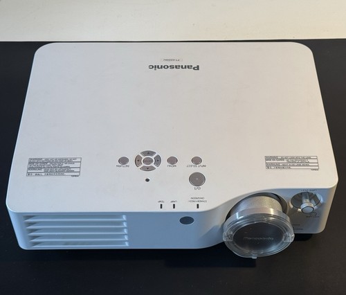 Panasonic PT-AX200U LCD Projecteur LCD 100-240V w/Ceiling mount & power cord - Picture 4 of 5