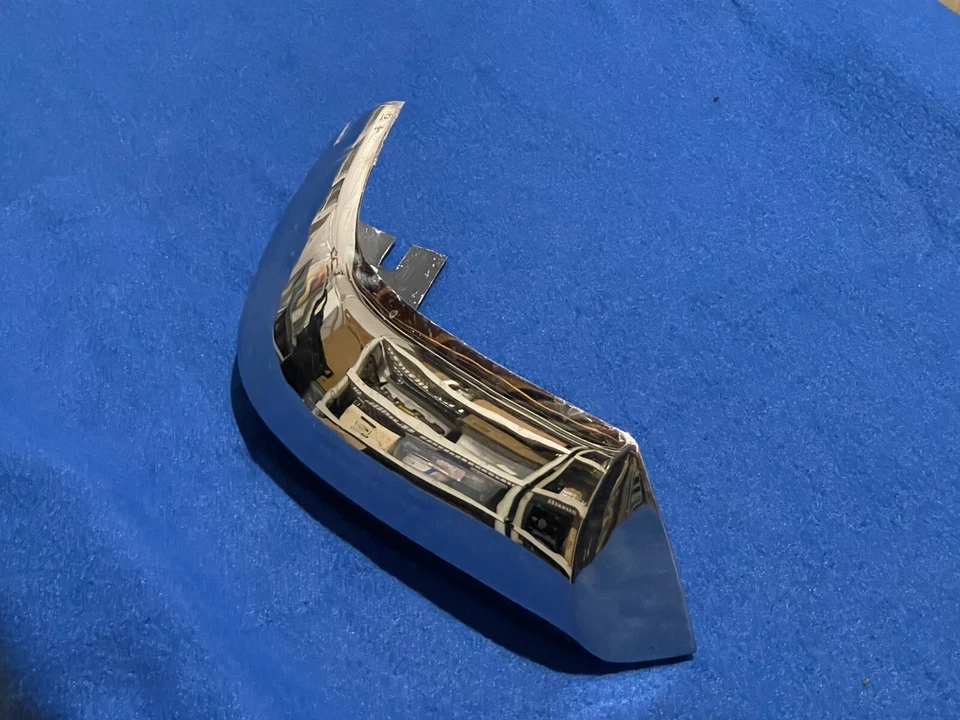 Parachoques trasero izquierdo esquina bmw e10 oem 1600 1800 2002tii alpina Foto 2 de 4