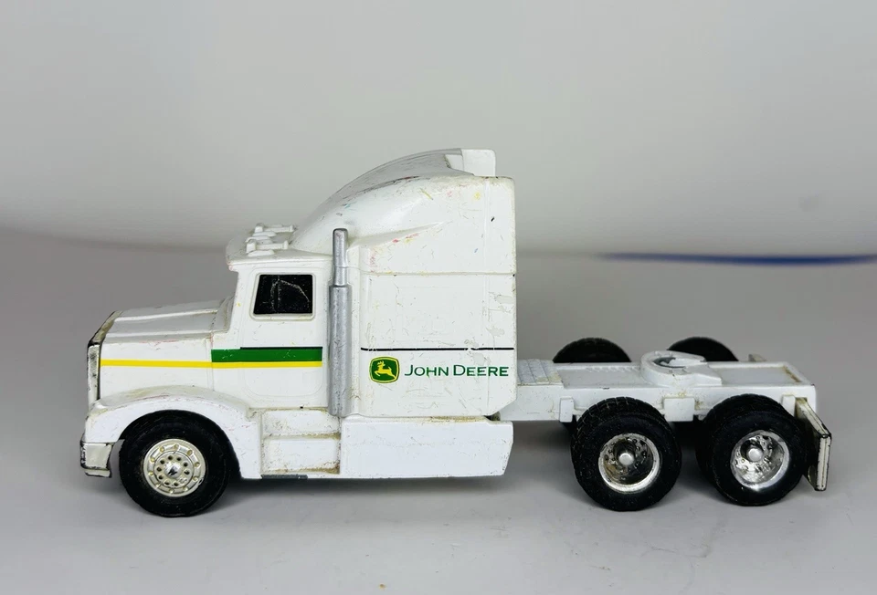 ERTL 白色约翰迪尔拖拉机半卡车 10 轮压铸和塑料 5 英寸长 — 第 3/4 张图片