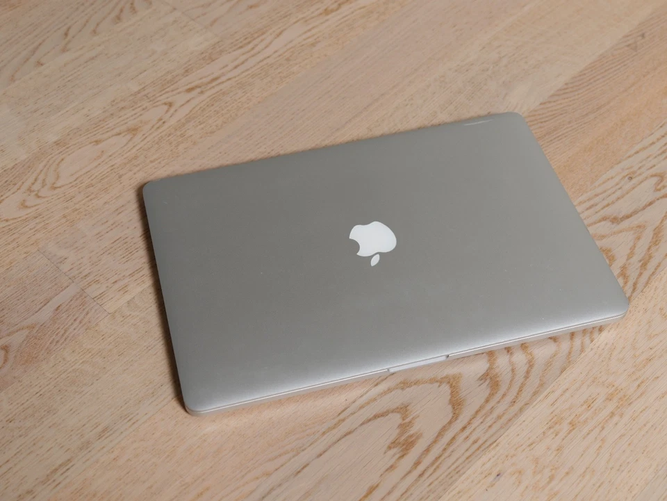 Apple MacBook Pro Retina 15,4 Zoll, 256 GB SSD, Intel Core i7 2,3 GHz, 8GB RAM - Bild 4 von 4