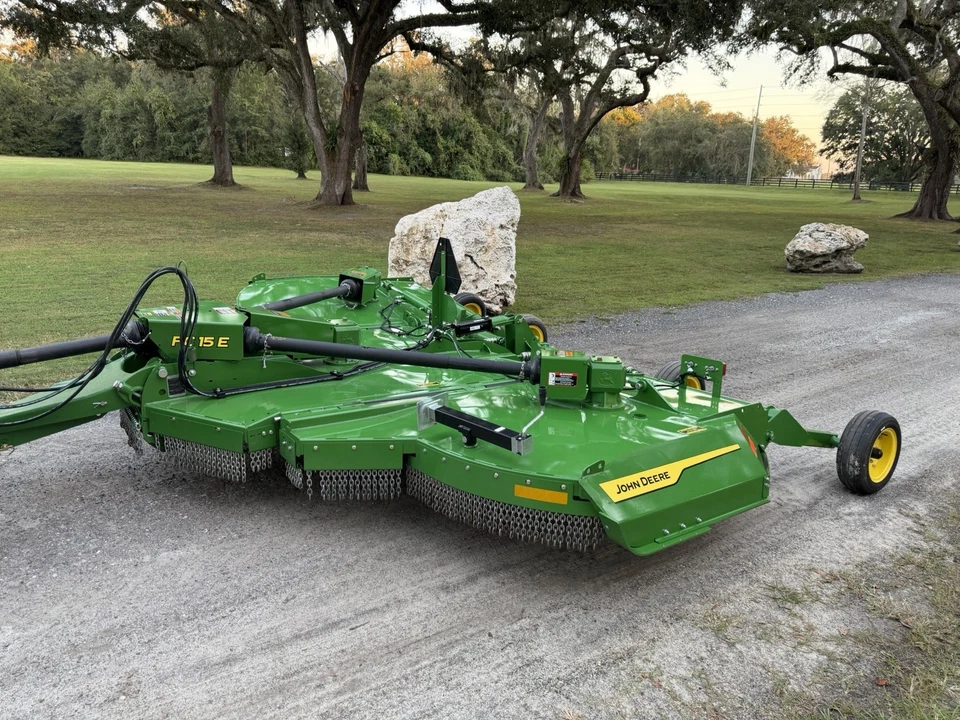 John Deere FC 15E 2025 ala de bate hidráulica cortacésped giratorio Bushhog batwing usado una vez Foto 3 de 4