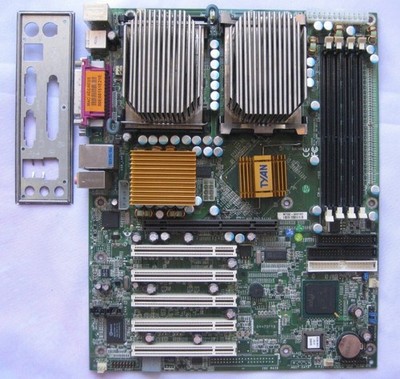 TYAN S2668 mit 2 CPU Xeon / Blende / Sockel 603