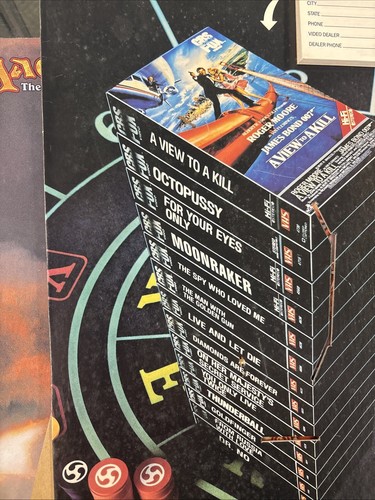 James Bond 007 CBS/Fox Sweepstakes Video Store Counter Display Standee 1985 - Picture 10 of 18