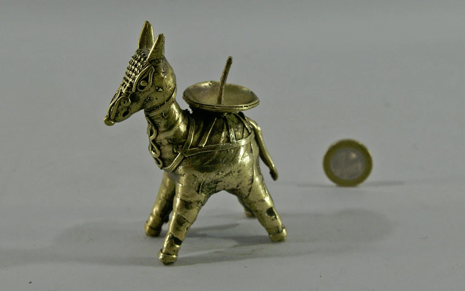 PETIT BOUGEOIR EN LAITON, DROMADAIRE, Inde, Dokhra - Photo 2/3