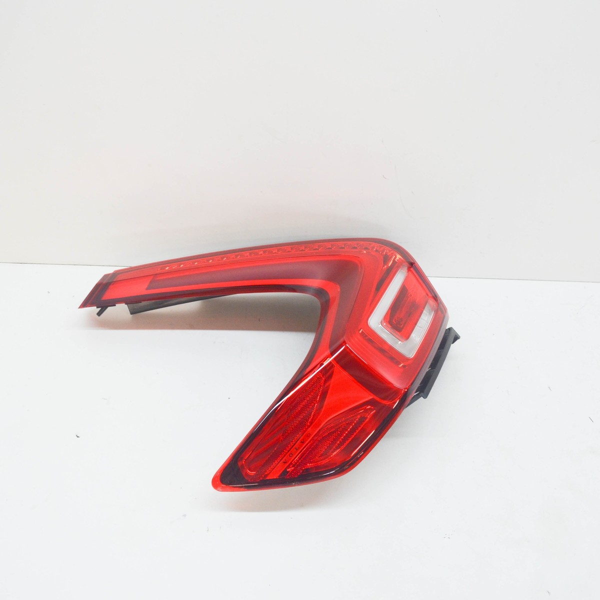 VOLVO XC40 Rear Left Taillight 31446790 NEW GENUINE | eBay