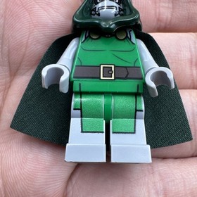 LEGO Marvel: Dr. Doom Minifigure 76005 Spider-Man Daily Bugle Showdown