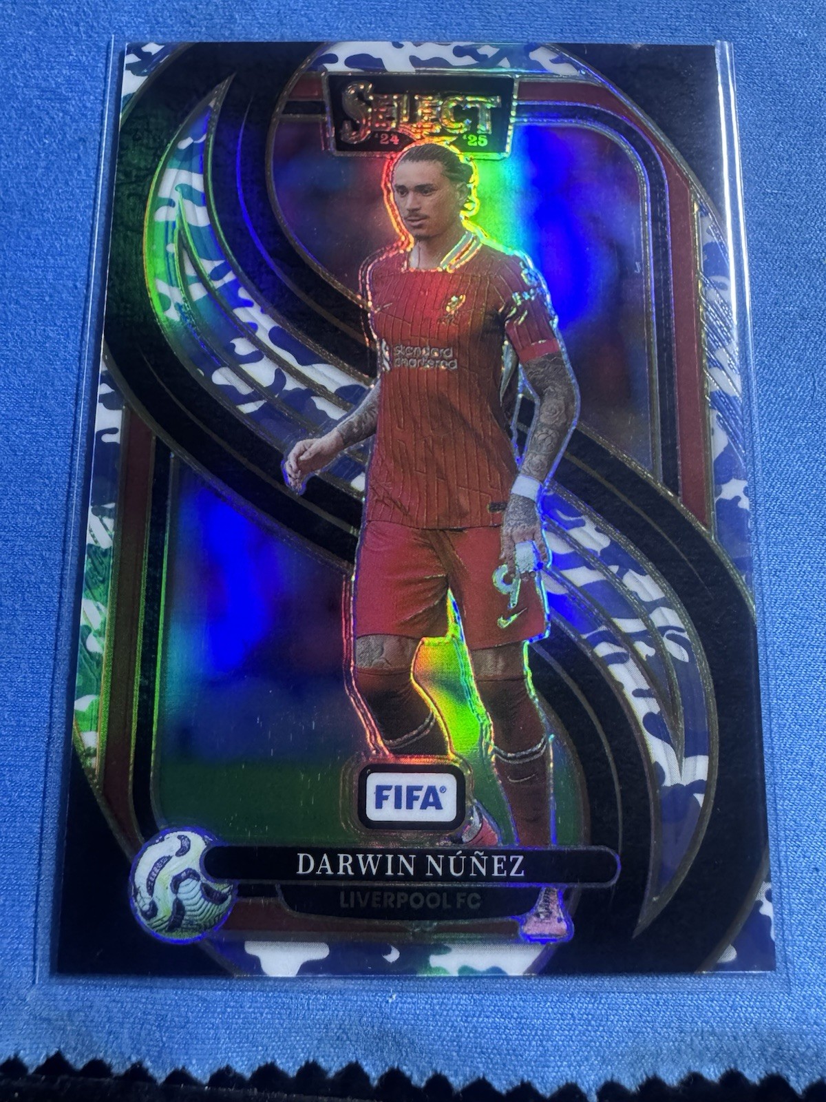 2024-25 Panini Select Fifa - Mezzanine Darwin Nunez Camo Prizm /30