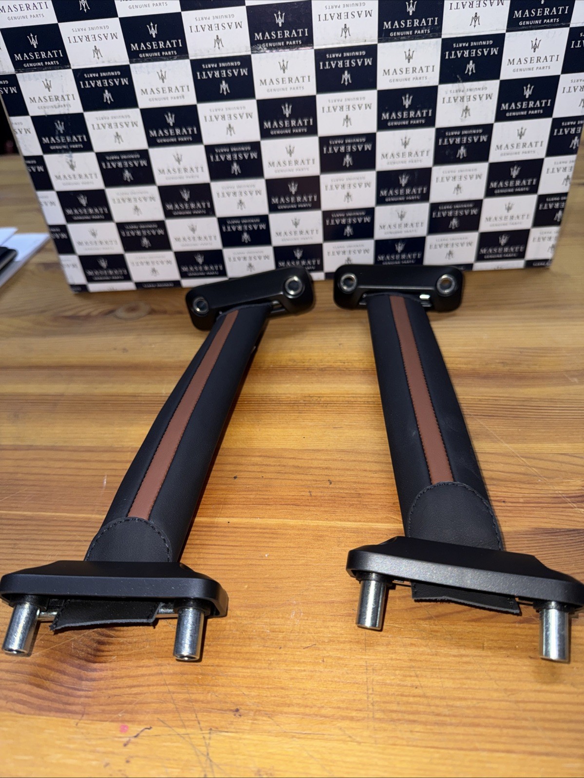 NEW Maserati Black & Tan Leather Door Pull Handles 673015355 MC20 2022-25 #418