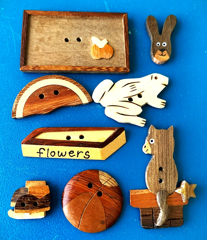 Realistic, Novelty Wood Buttons - Frog, Cat, Owl, Rabbit ++