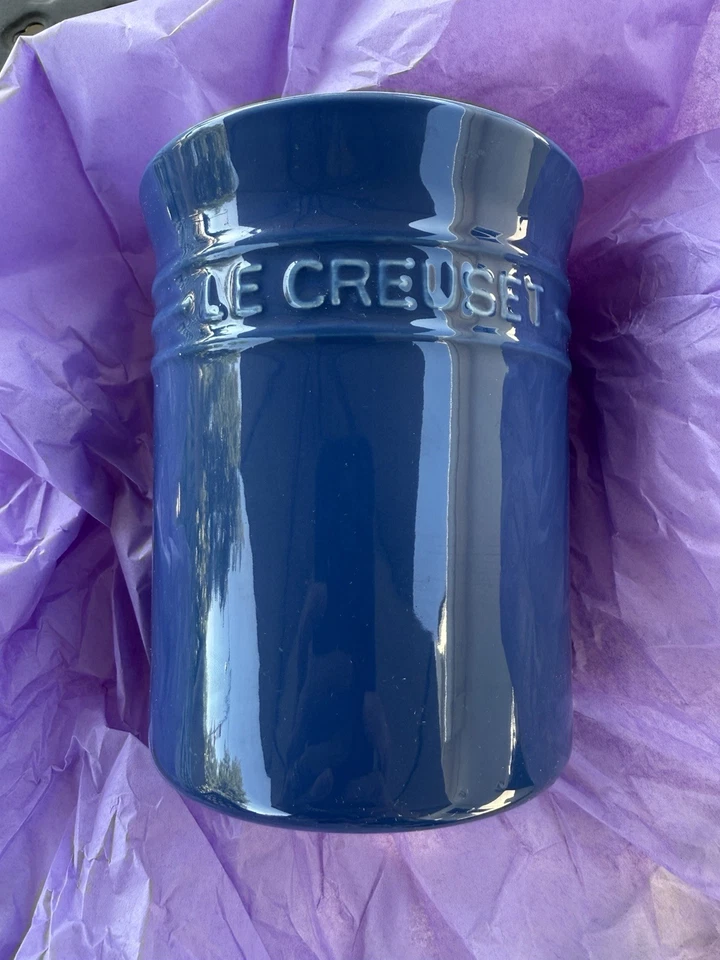 Contenedor para utensilios Le Creuset gres azul cobalto 6"T x 5" 1 cuarto Foto 2 de 4