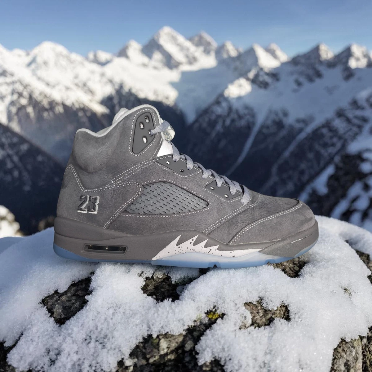 NEW Nike Air Jordan 5 Retro Wolf Grey 2026 Size 11.5 Men