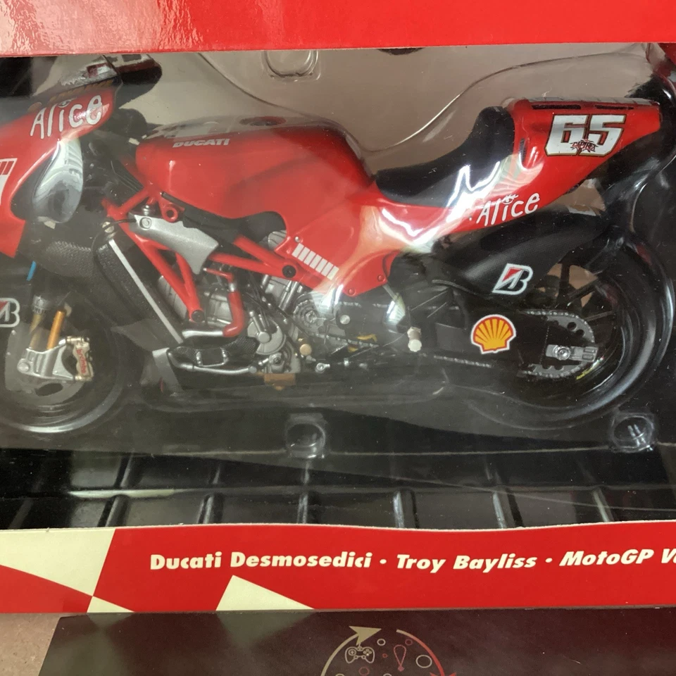 Minichamps 1/12 Collection Moto , Troy Bayliss, Ducati , Valencia 2006 - Photo 2/4