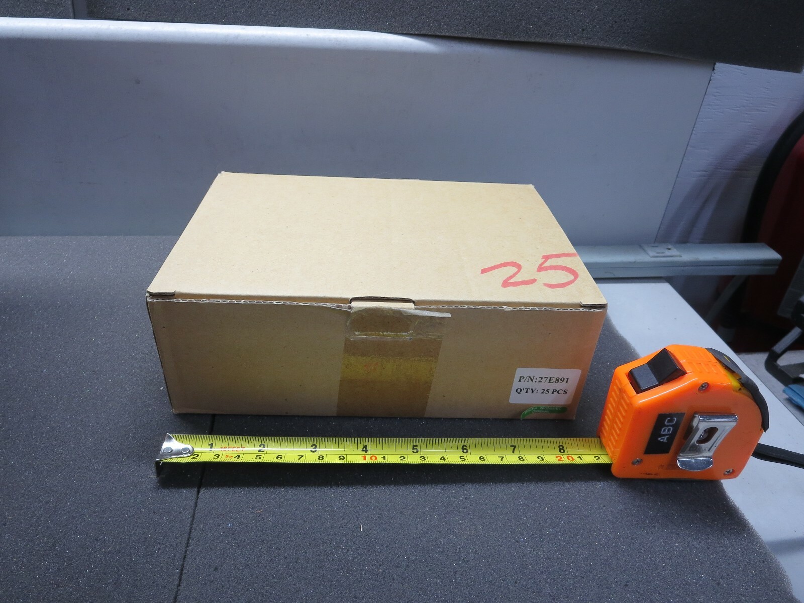 Tyco (P & B), 27E891, Socket, 8 Pin, Screw Terminal, DIN/Panel Mount, 300V/10A