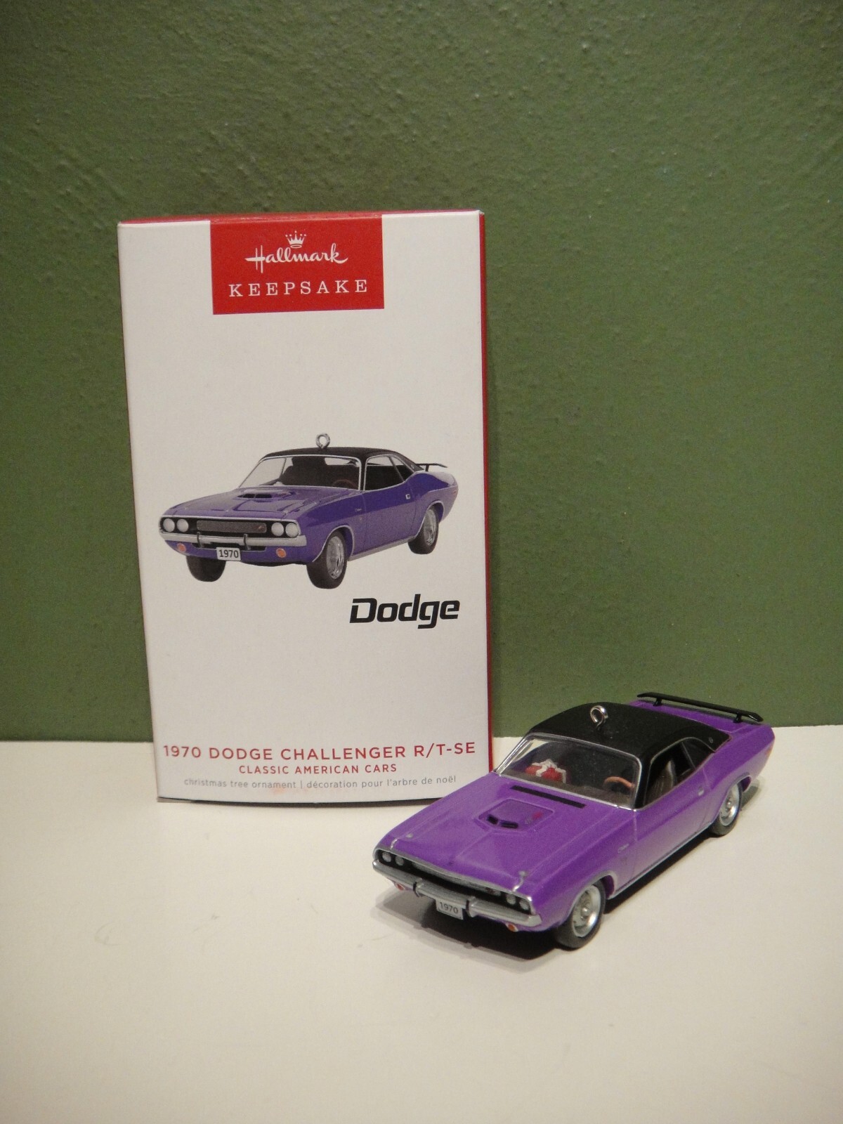 Hallmark 2022 1970 Dodge Challenger R/T Classic American Cars