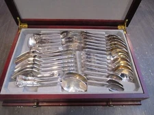 VINERS OF SHEFFIELD 44 PIECE CANTEEN SILVERWARE FLATWARE CUTLERY SET W/ BOX