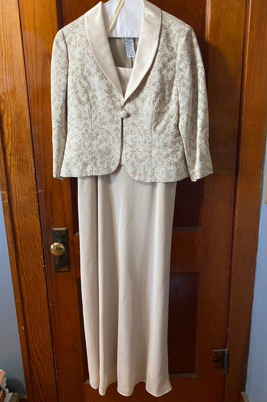 Jessica Howard 2-PC Set Mother-of-the-Bride/Formal Gown&Jacket.Ivory. 8 Petite. 