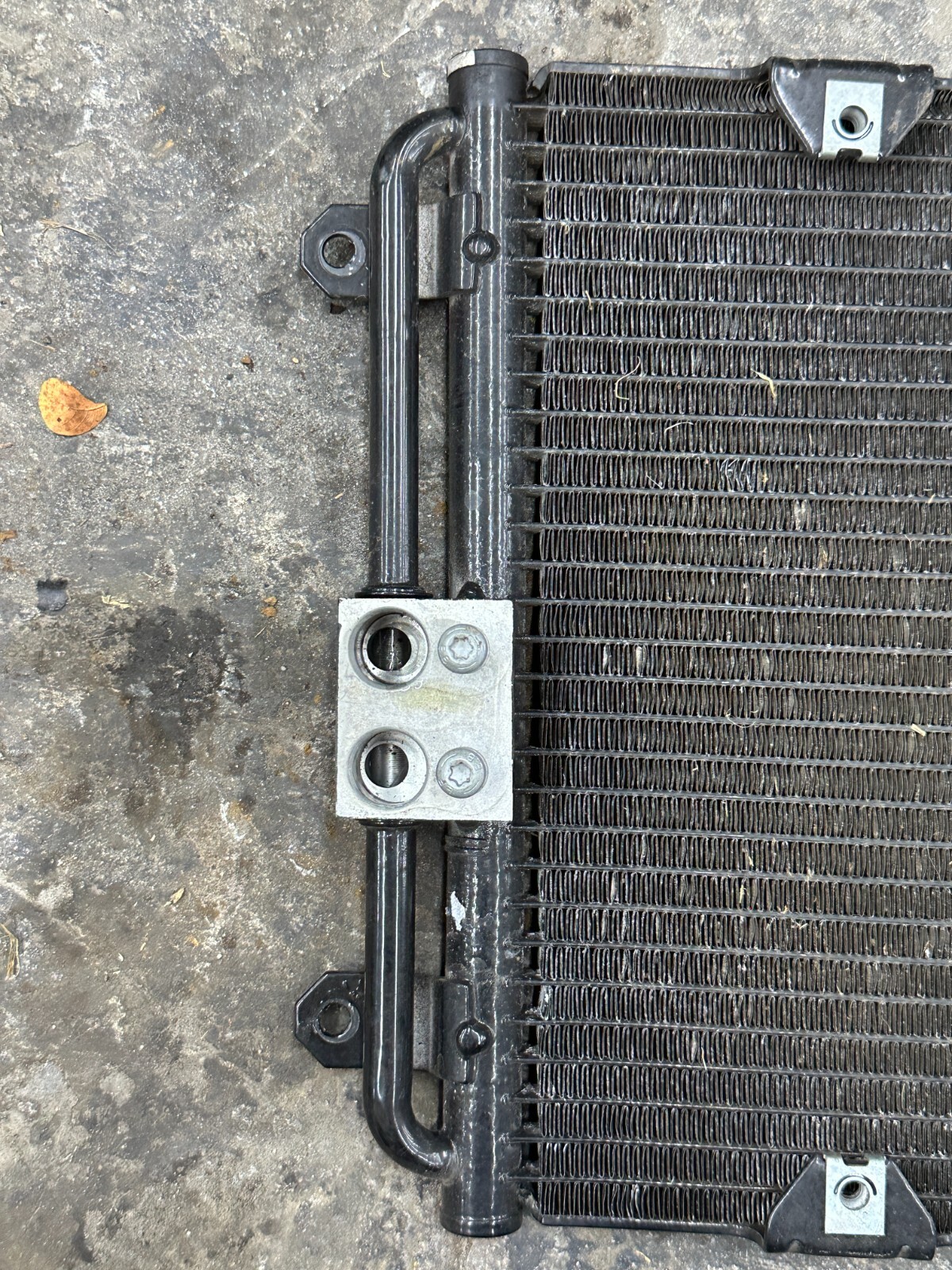 2014 AUDI R8 RIGHT PASSENGER A/C AC CONDENSER OEM 420 260 401 A